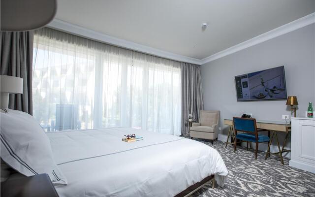 Royal Blue Hotel