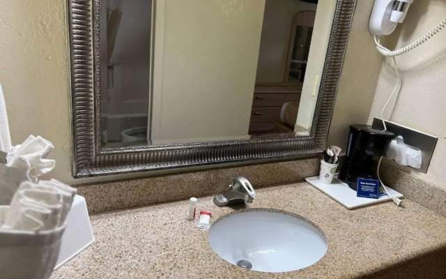 Travelodge By Wyndham Holbrook