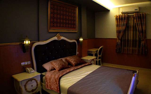 Grand Batik Inn