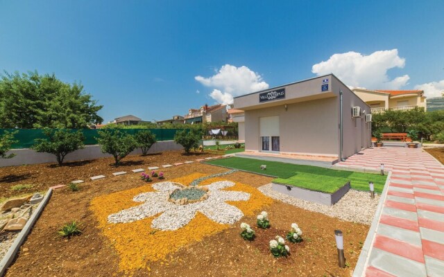 Nice Home in Kastel Stafilic With Wifi and 3 Bedrooms