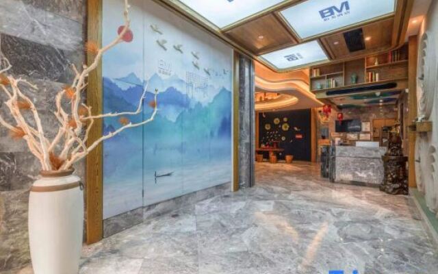 Pinghu Baimei Hotel (East Lake Scenic Area Branch)