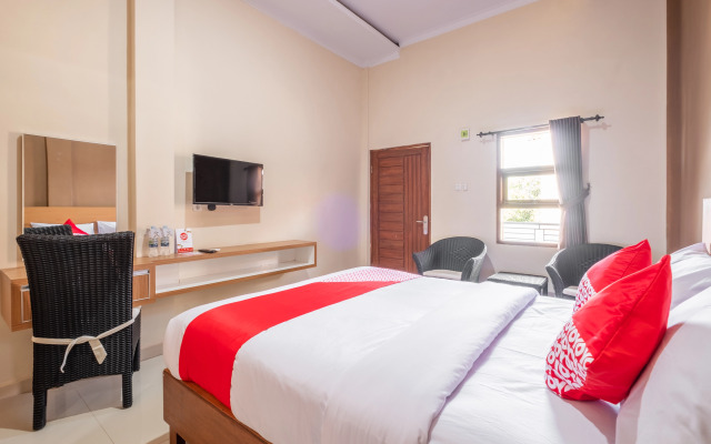 OYO 876 D' Exclusive