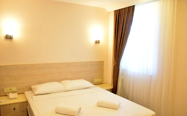 Dream Town Hotel & Restaurant