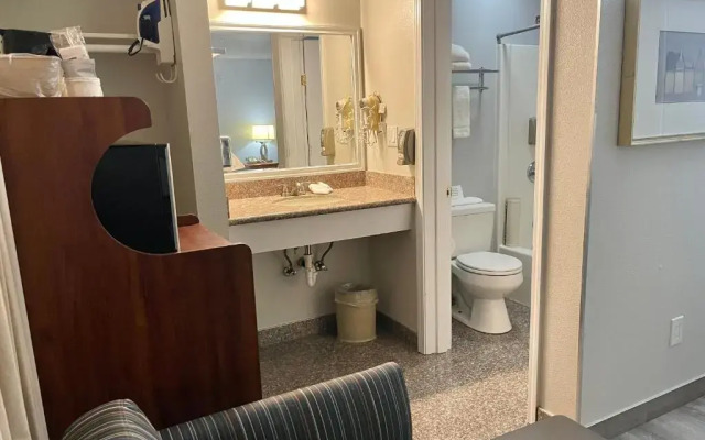 Americas Inn and Suite