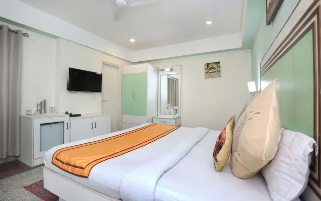 OYO 9575 Hotel Absolute Comfort