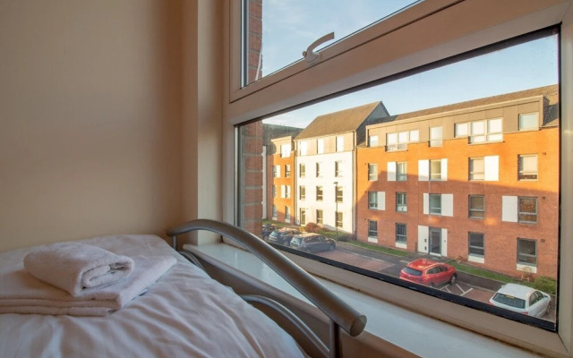 Bright & Spacious 4BD Suburban Home- Free Parking!