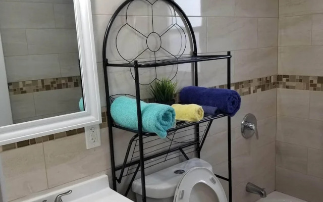 2 Bed Rooms Shared Brooklyn Apartment