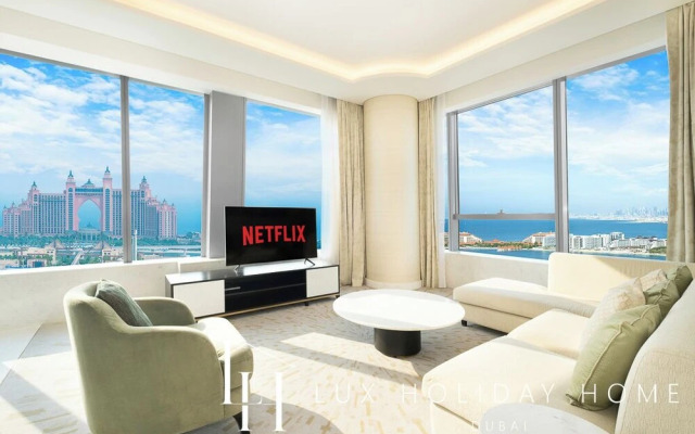 LUX Iconic Views at The Palm Tower 5