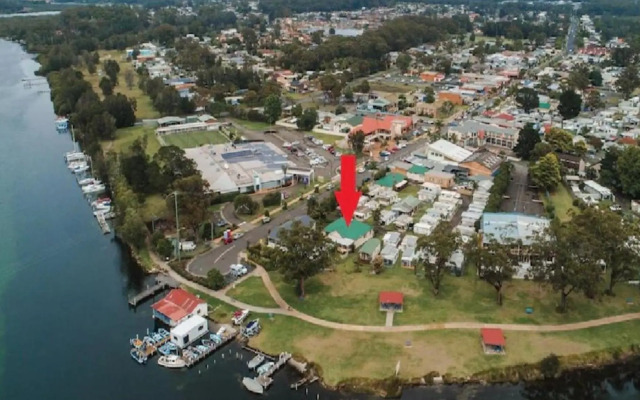 Sussex House Caravan Park