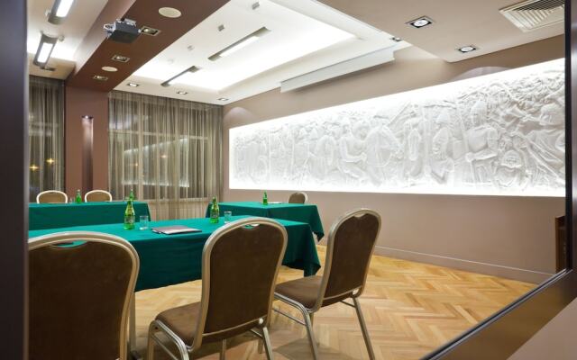 Ikar Hotel