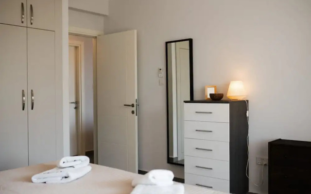 Sunny and Family Friendly Apartment Directly at the Pool