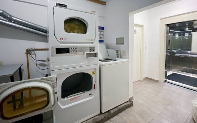 Studio Tango Abasto Metro