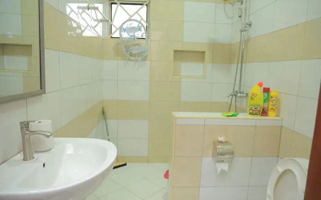 Najjera, Kampala 1bed With Balcony, Wifi & Parking