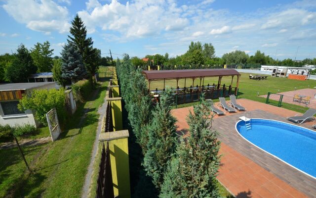 Aura Design & Garden Pool