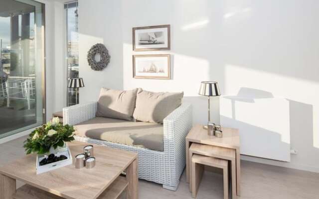 Houseboat Possibility 7