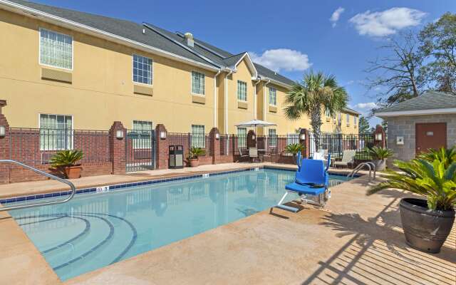 Best Western Plus Bradbury Inn & Suites