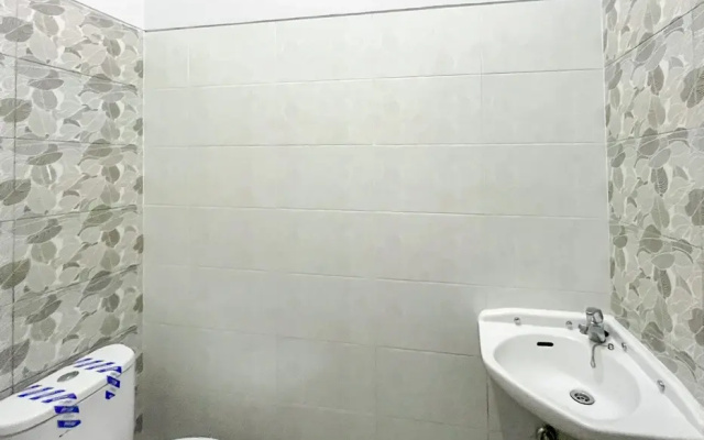 Kusuma Guest House Jombang RedPartner near Station Jombang