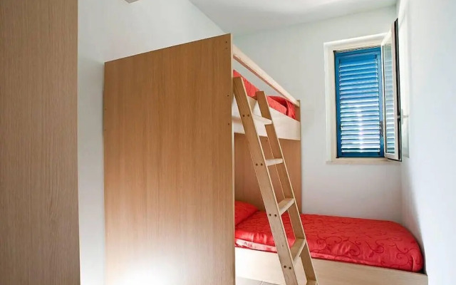 Dolce Mare 1 - Ground Floor With Garden