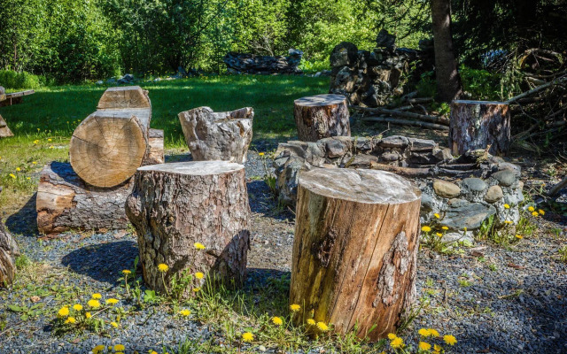 Midnight Sun Log Cabins