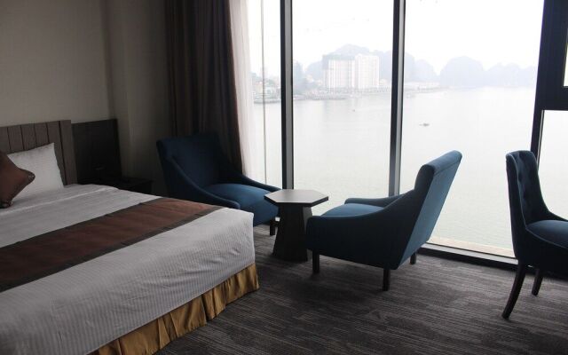 Muong Thanh Grand Bai Chay Hotel