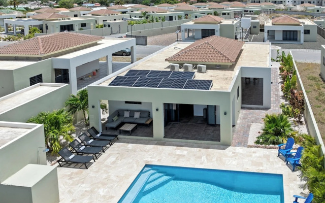 Villa Jasmijn  with private pool, at Mambo Beach