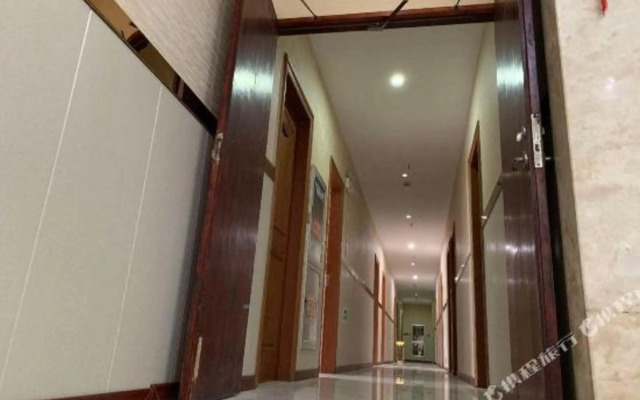 Zhapu Tianfei Business Hote