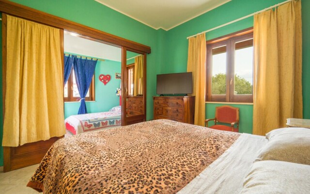 Beautiful Home in Menfi With Wifi and 3 Bedrooms
