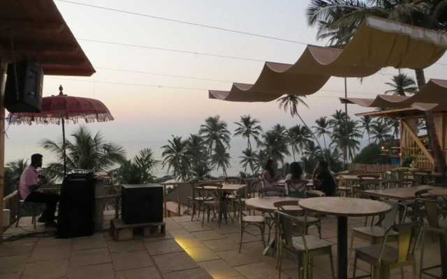 Larive Beach Resort