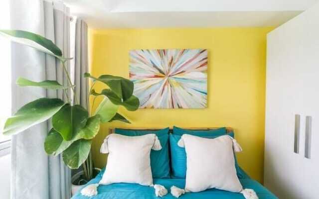 Sabrina's Crib by Azure 2 Bedroom near Airport