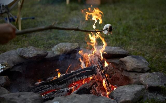 Tentrr - Creekside Woods Getaway