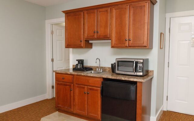 The Admiral's Inn Resort