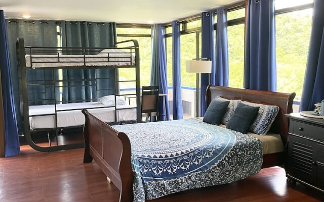 Captivating 1-bed House in Koror