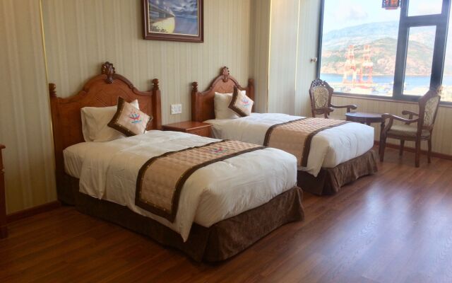 Huong Viet Hotel Quy Nhon - Beachfront