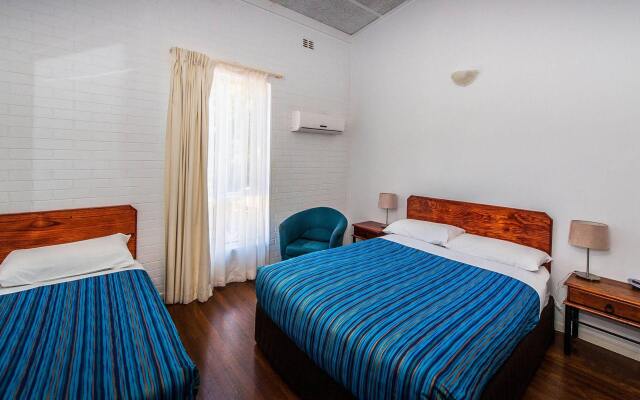 Diggers Tavern Hotel