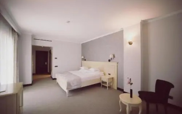 Helen Hotel