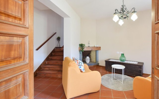 Nice Apartment in Borgo a Mozzano With Wifi and 2 Bedrooms
