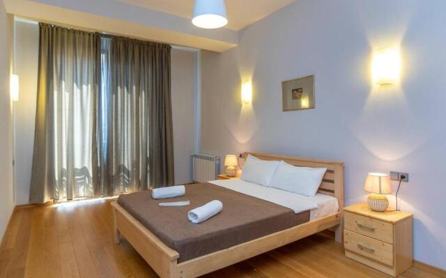 Wehost Spacious place near Rustaveli