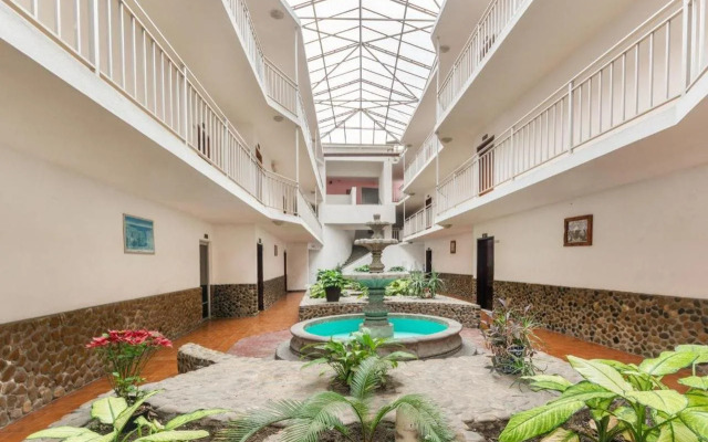 OYO Hotel Casa Blanca