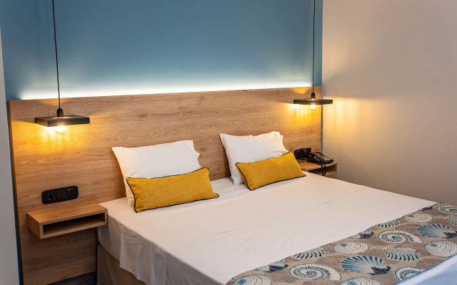 Mythic Summer Hotel