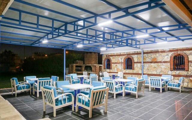 Sunset Village Apart Hotel