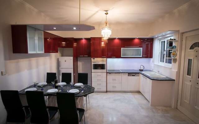 Aias Luxury Flat - Perfect Location