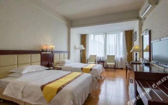 Xinyinzhan Hot Spring Holiday Resort
