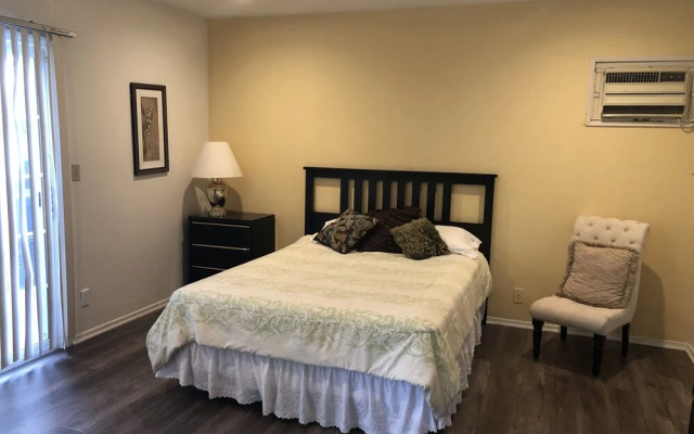 Lovely 1-Bedroom Home with Pool