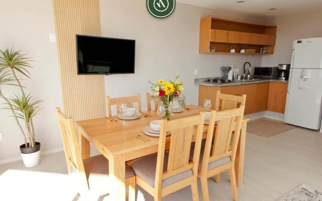 Ocean View 2BR Condo - Private Terrace - Beach