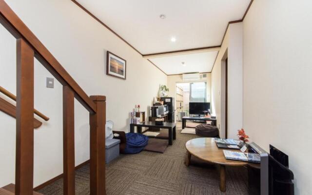 Guesthouse Na-No-Hana - Caters to Women - Hostel