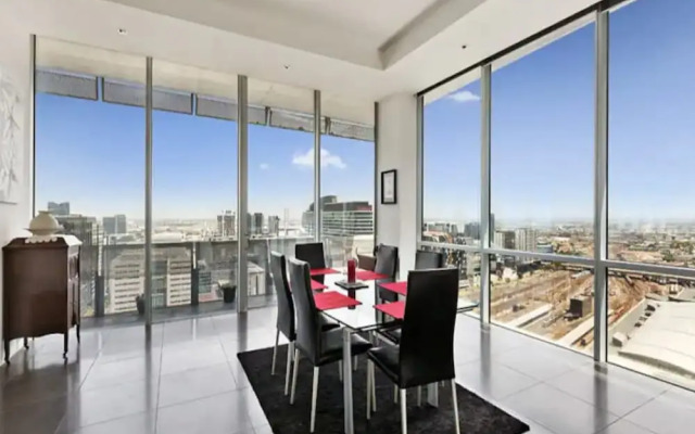 Perfect 4-bed Penthouse w/ Parking, Pool and Gym