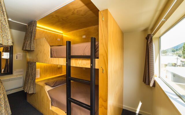 Tahuna Pod Hostel
