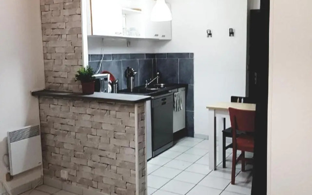 Studio Triangle Arêne Gare Maison Carrée Placette