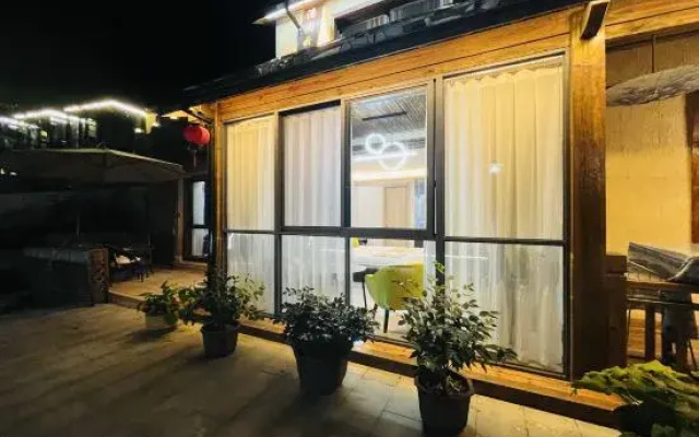 Hangzhou Panyuan Yunman red maple homestay