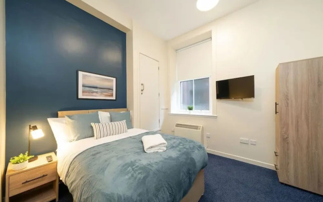Clova Benmore Apartments